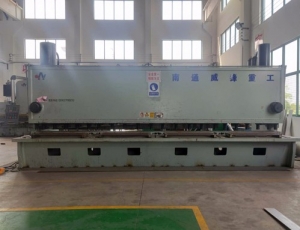 數(shù)控剪板機(jī)